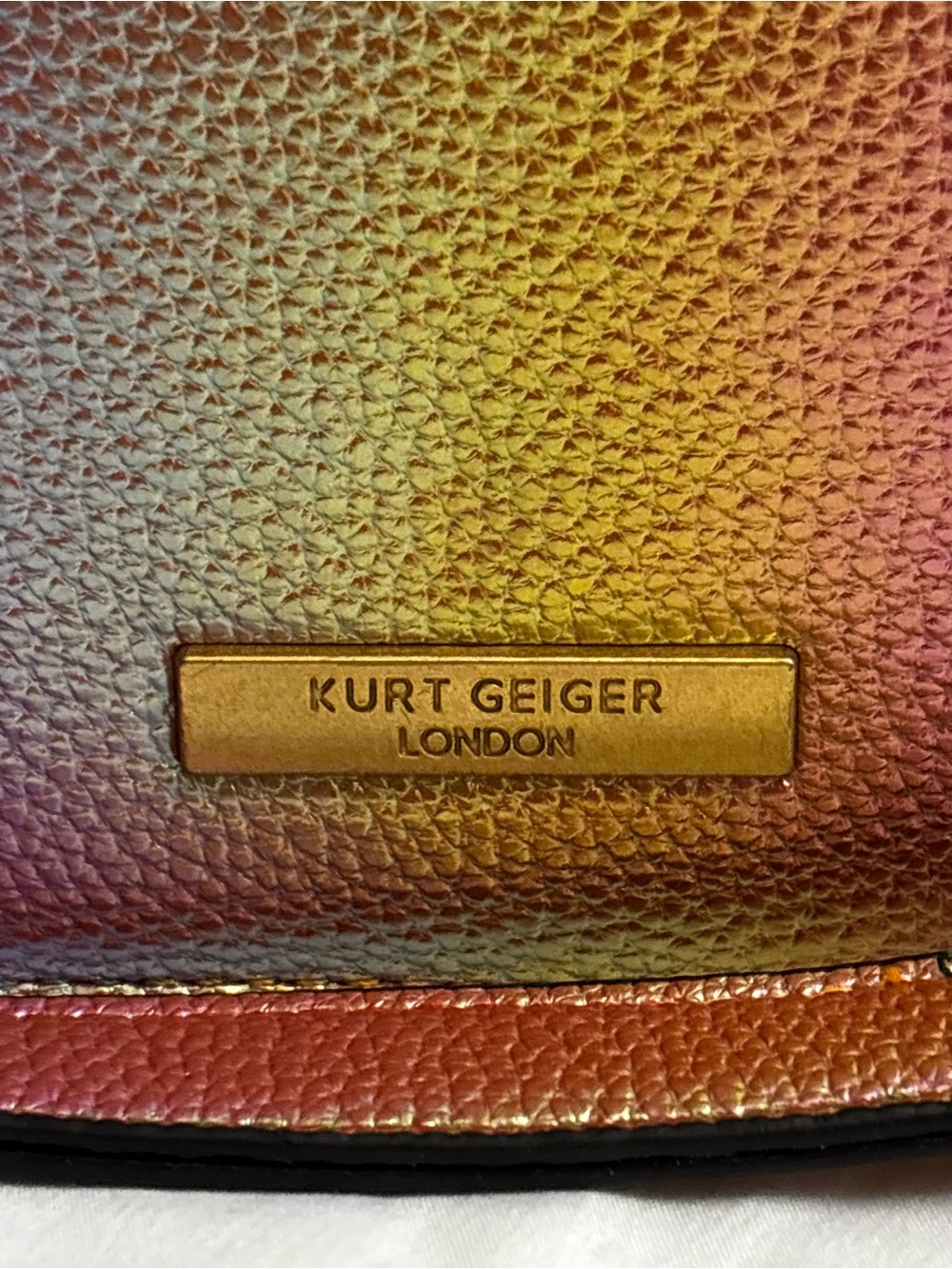 Brand New!! Iridescent Quilted Shoulder Bag in Pink-Gold - Picture 5 of 8